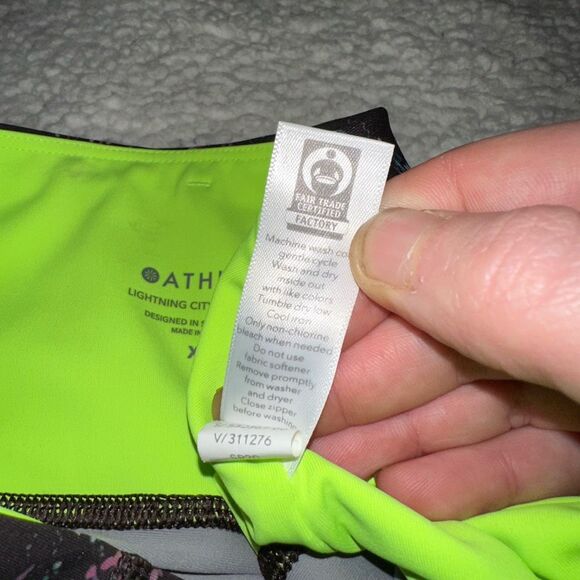 Athleta Lightning City Lights Multi Color Pattern Capri Leggings XXS EUC - Picture 7 of 11